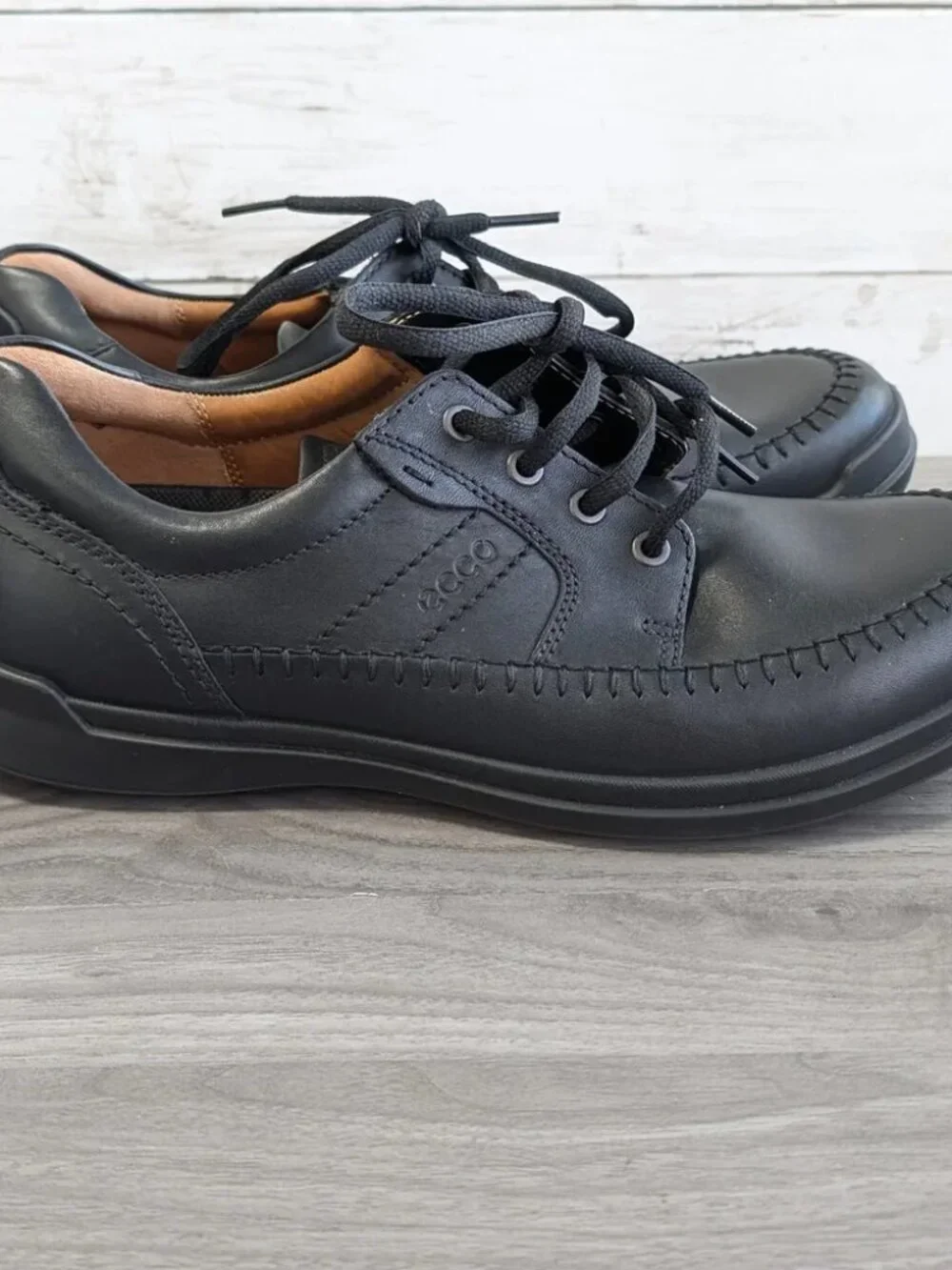 ECCO HOWELL Black Lace Walking Shoes